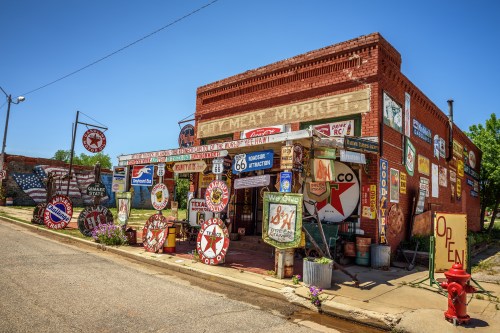 Sandhills Curiosity Shop located in Erick's oldest building - the City Meat Market. Houses an extensive collection of Route 66 memorabilia.