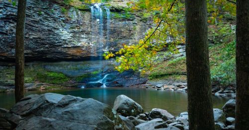 Waterfall inside Cloudland Canyon state park