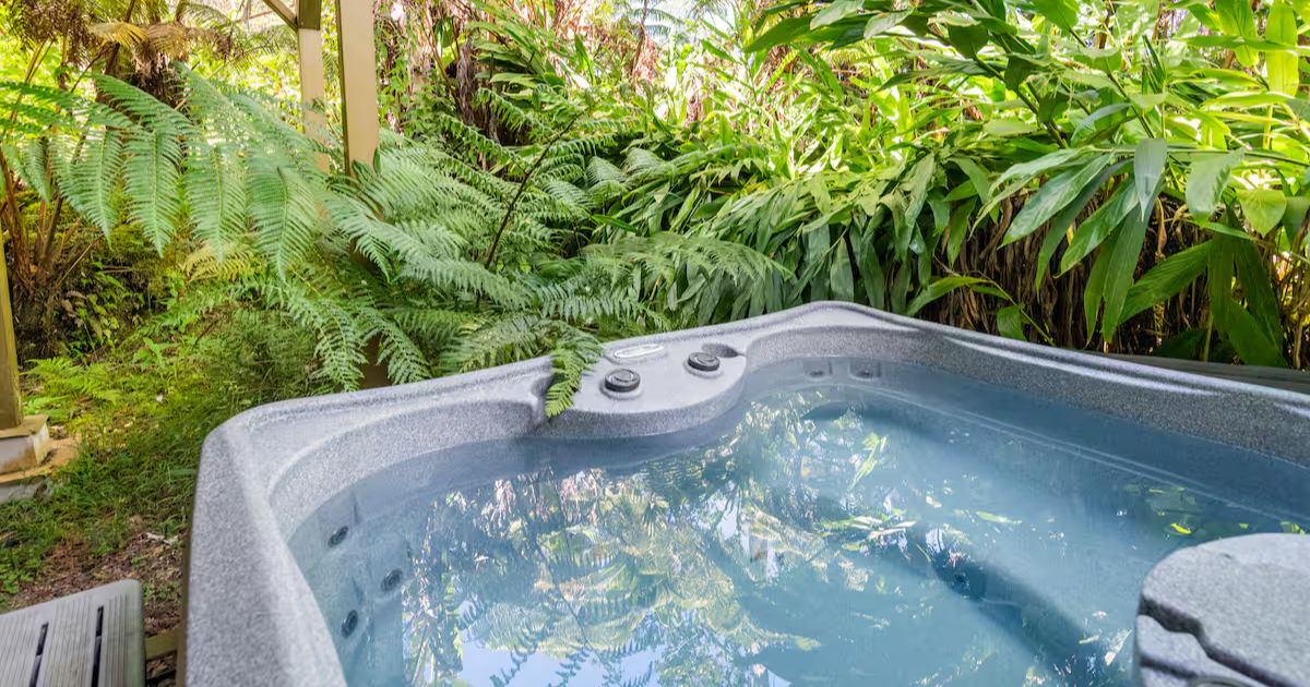 The Hawai’i Airbnb With a Next-Level Hot Tub That Redefines Cozy Season