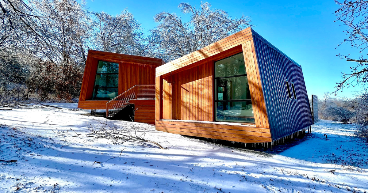 The Kansas Airbnb With a Wood-Burning Hot Tub That Redefines Cozy Season