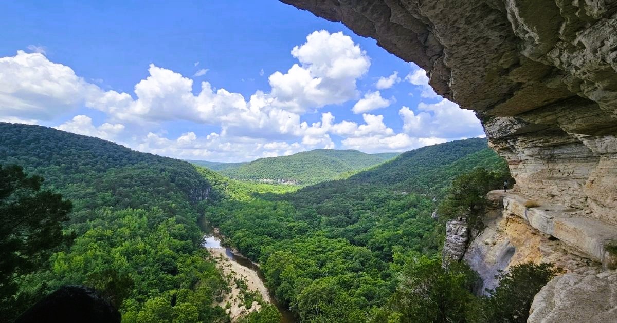 best-hiking-trail-arkansas.jpg