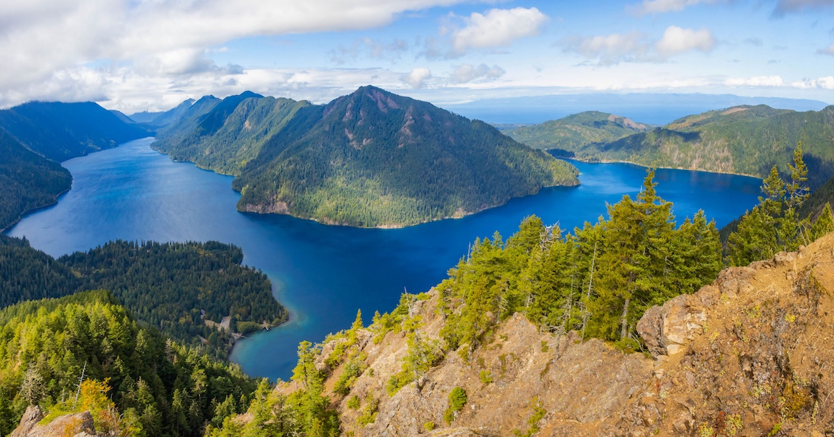 11 Top-Rated Airbnbs Near the Most Popular National Parks in the U.S.