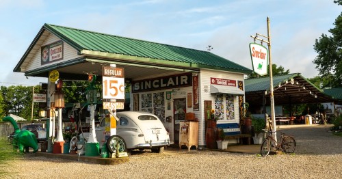 Gary’s Gay Parita vintage service station and tourist attraction on historic Route 66.