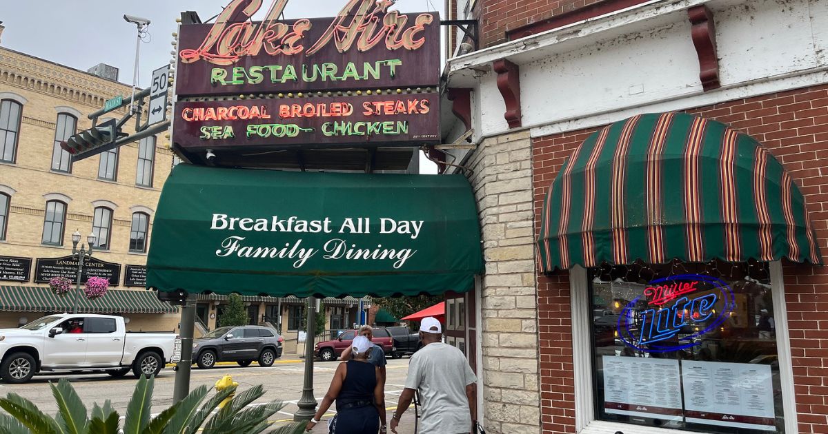 3 Small Towns in Wisconsin So Dreamy, You’ll Swear You’ve Seen Them on TV