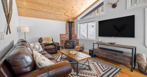 Cozy chalet living room in New Hampshire