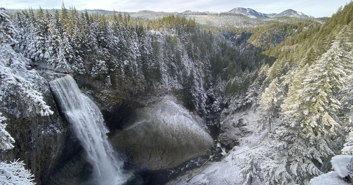 I Don’t Snowshoe, but the Salt Creek Falls Trail in Oregon Is So Much Fun