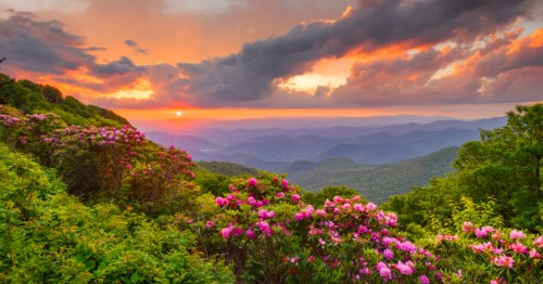 Sunset at craggy gardens, one of the most colorful places in North Carolina.