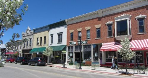 A strip of shops in downtown Sturgeon Bay, Wisconsin