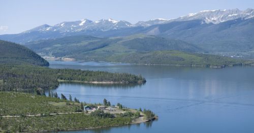 Mountain lake views at Dillon Reservoir in Dillon, Colorado.