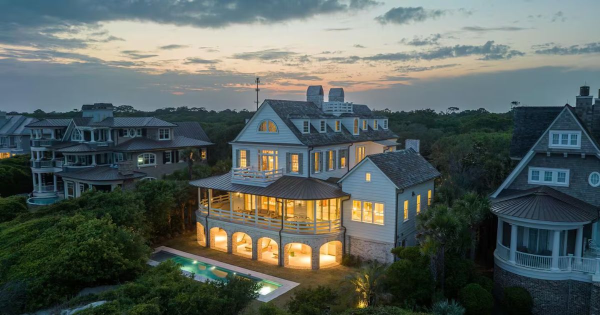 4 Epic Airbnbs in South Carolina With Hot Tubs, Cold Plunges, and Unreal Water Views