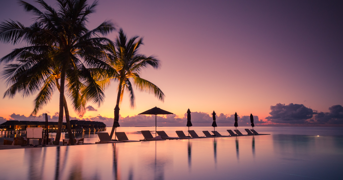 5 Epic Airbnbs in Hawaii With Infinity Pools, Hot Tubs, and Unreal Water Views