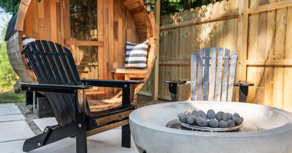 This New Jersey Airbnb on Cranberry Lake Has a Cedar Barrel Sauna and Unreal Water Views
