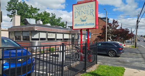 The facade of Neptune Diner, an old-school diner in Lancaster, Pennsylvania.