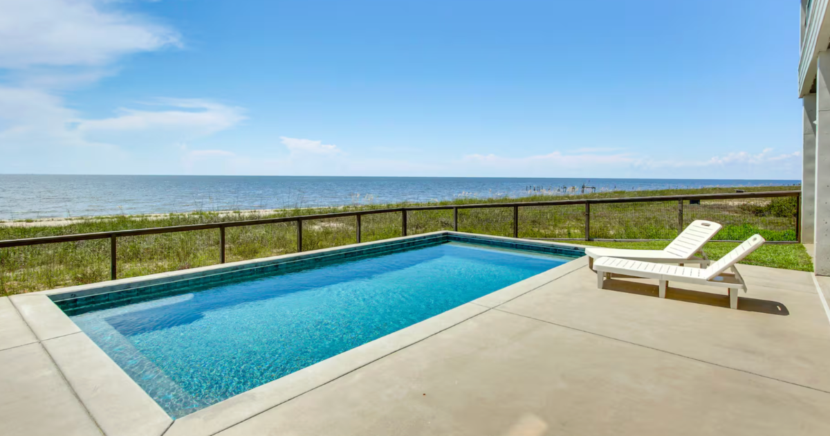 4 Epic Airbnbs in Mississippi With Pools and Unreal Water Views