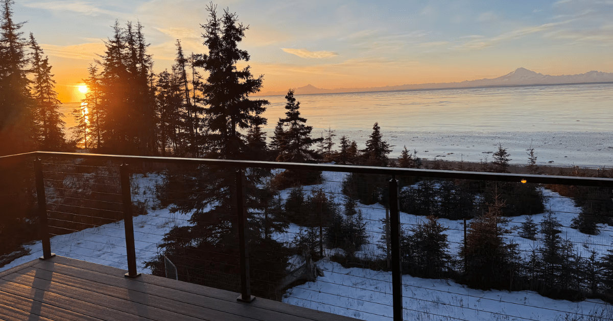 5 Must-Book Alaska Airbnbs With Unreal Water Views