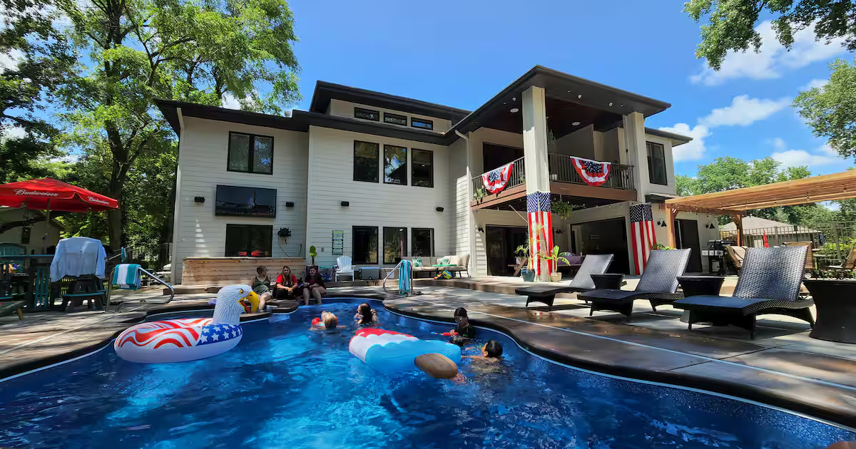 3 Epic Airbnbs in Nebraska With Pools, Hot Tubs, and Water Access