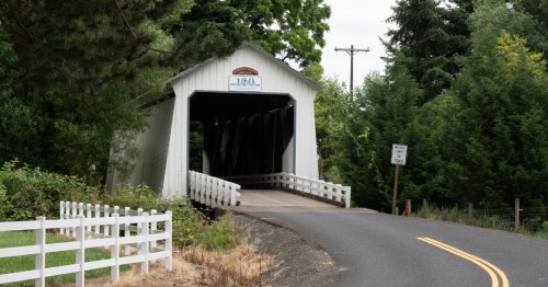 Gallon House covered bridge near Silverton, Oregon.