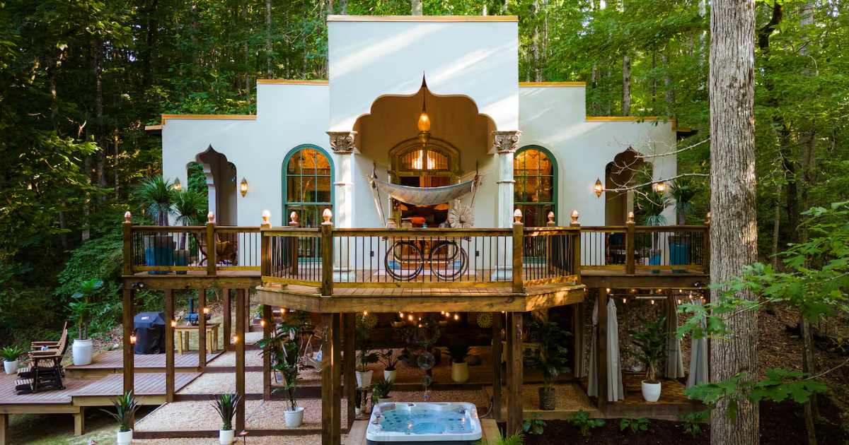 There’s an Aladdin-Themed Airbnb in Alabama That’s Basically a Dream Come True