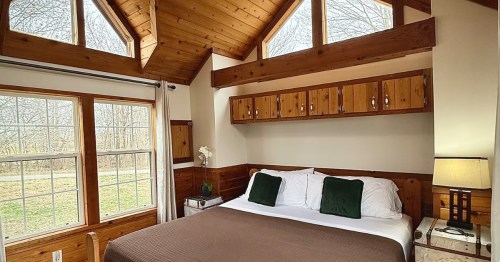 A bedroom in the Cabin in the Hills in Cobden, Illinois.