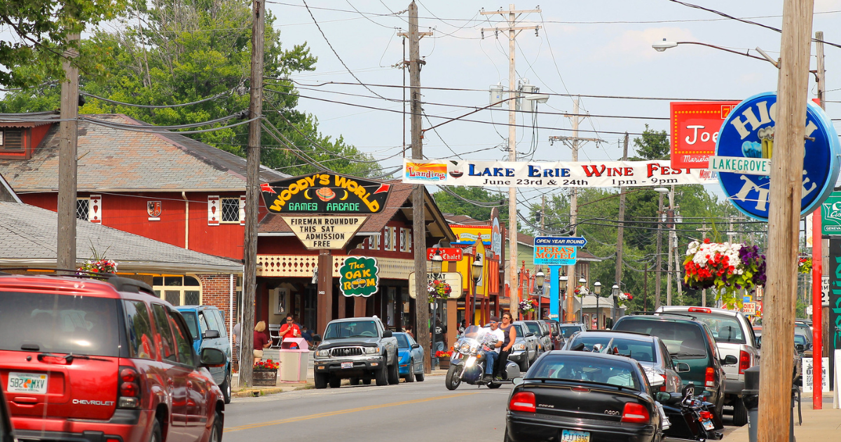 The Perfect Small Town Near Geneva State Park