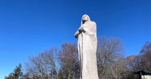 A monument honoring Chief Black Hawk in Illinois