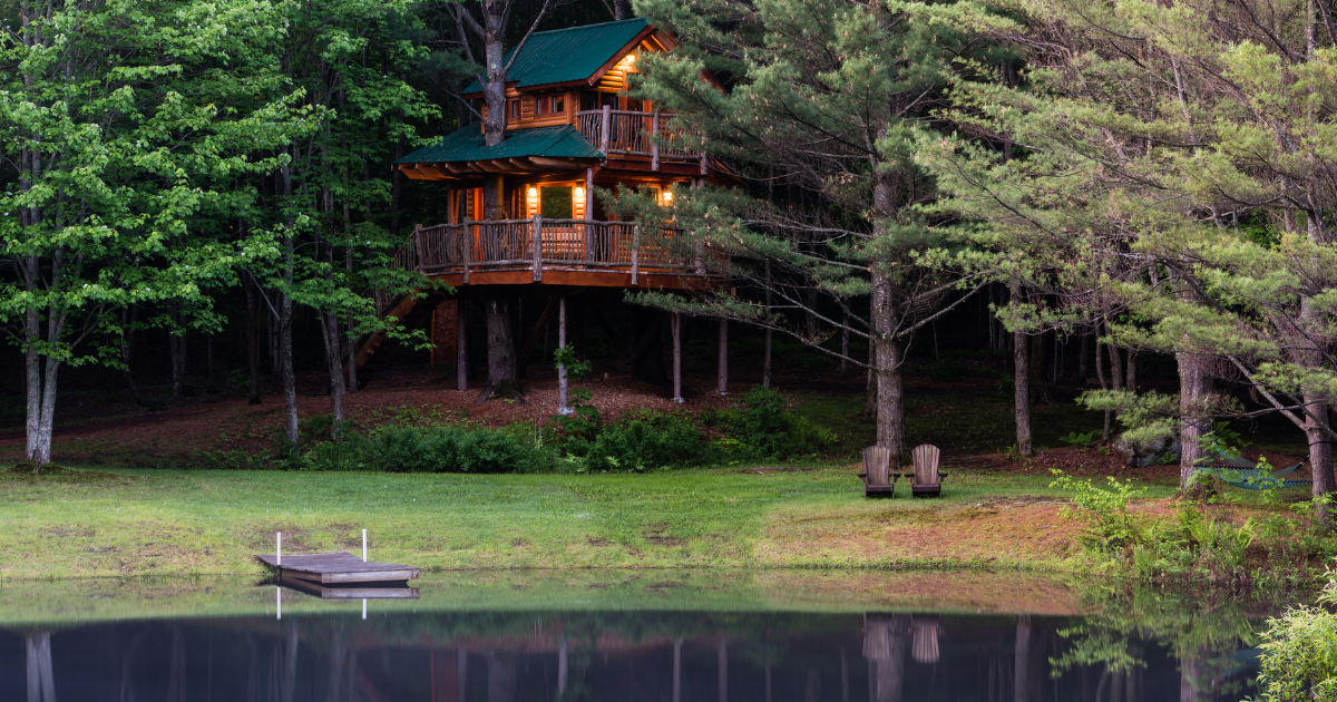This Vermont Waterfront Stay Doesn’t Feel Real