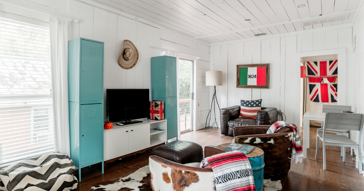 This Colorful Texas Cottage Airbnb Is Just Blocks From One of the State's Best Streets
