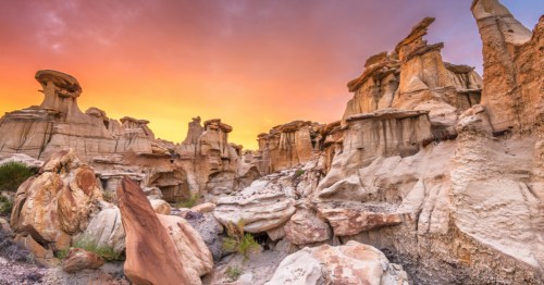 rock formations at Bisti/De-Na-Zin Wilderness in new mexico