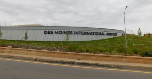 entrance to Des Moines International Airport (DSM) in iowa