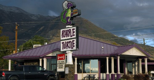 exterior of the purple turtle diner in pleasant grove utah