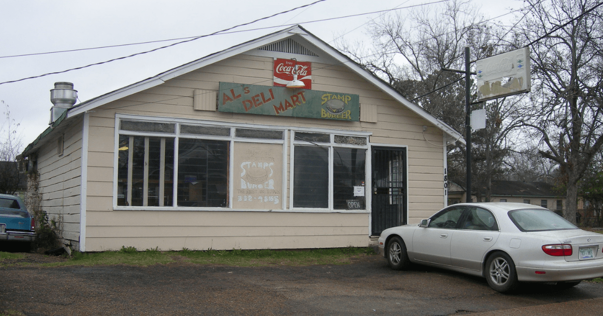 This Jackson, Mississippi Burger Shop Started as a Grocery Store. The Recipe Hasn’t Changed.