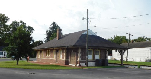 exterior of the laurel train depot that houses the laurel heritage museum in delaware