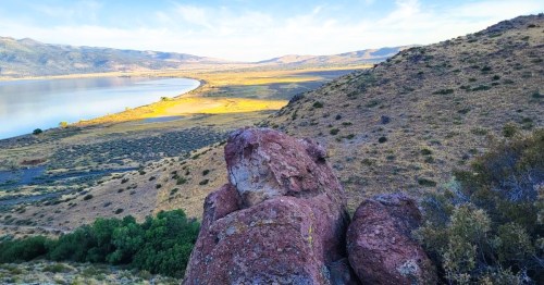 An overlook along Deadman's Trail in Nevada, with views of Washoe Valley, Washoe Lake, and the Sierra Nevada.