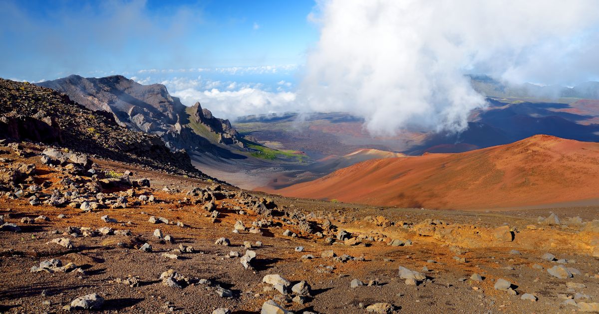 The Sliding Sands Trail Is One of Hawaii’s Most Rewarding Hikes