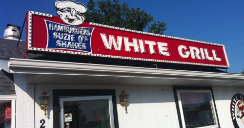 exterior of the white grill in nevada, missouri