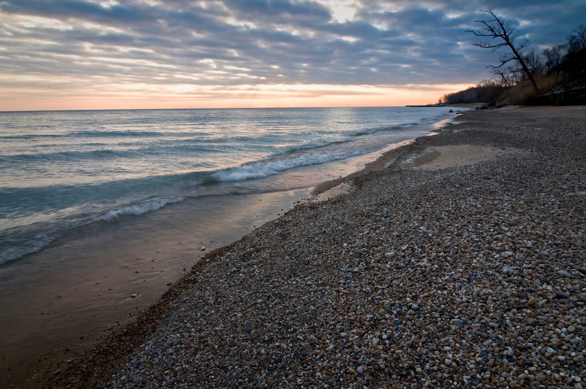 Is It Safe to Swim in Lake Michigan? What Illinois Locals and Authorities Actually Say