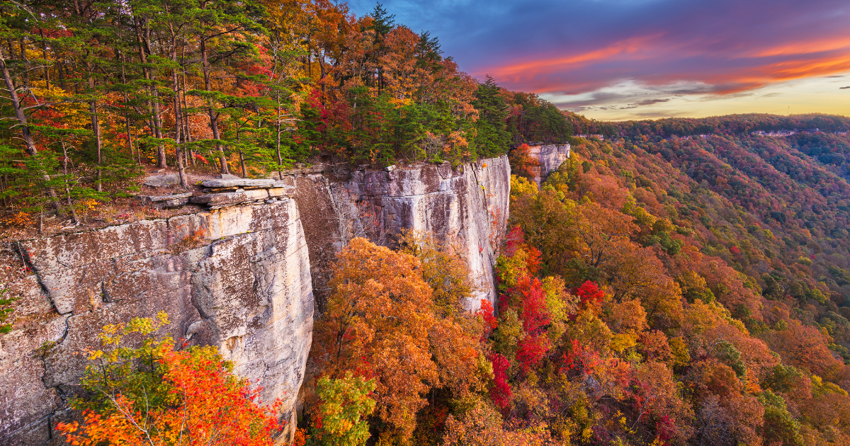 14 Best Places in America to See Fall Foliage Before Everyone Else Does