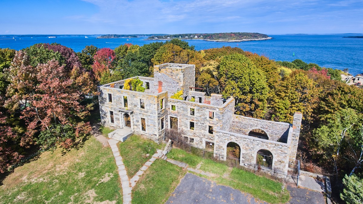 The Haunting Story Behind Maine’s Long-Forgotten Mansion